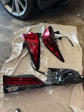 Lexus 2016-2022 RX outer tail lights